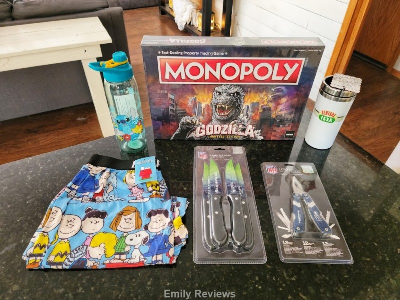 Fun.com Has Gifts For Fans of the NFL, Godzilla, Stitch, Snoopy, & Friends!  ~ Review